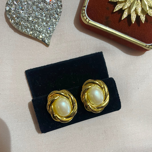 Vintage · 1980s · Gilt-Knotted Pearl Earrings