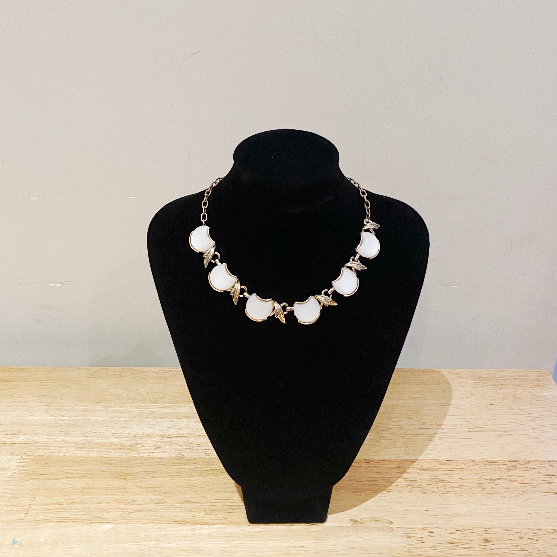 1940s Coro Necklace on jewellery stand.
