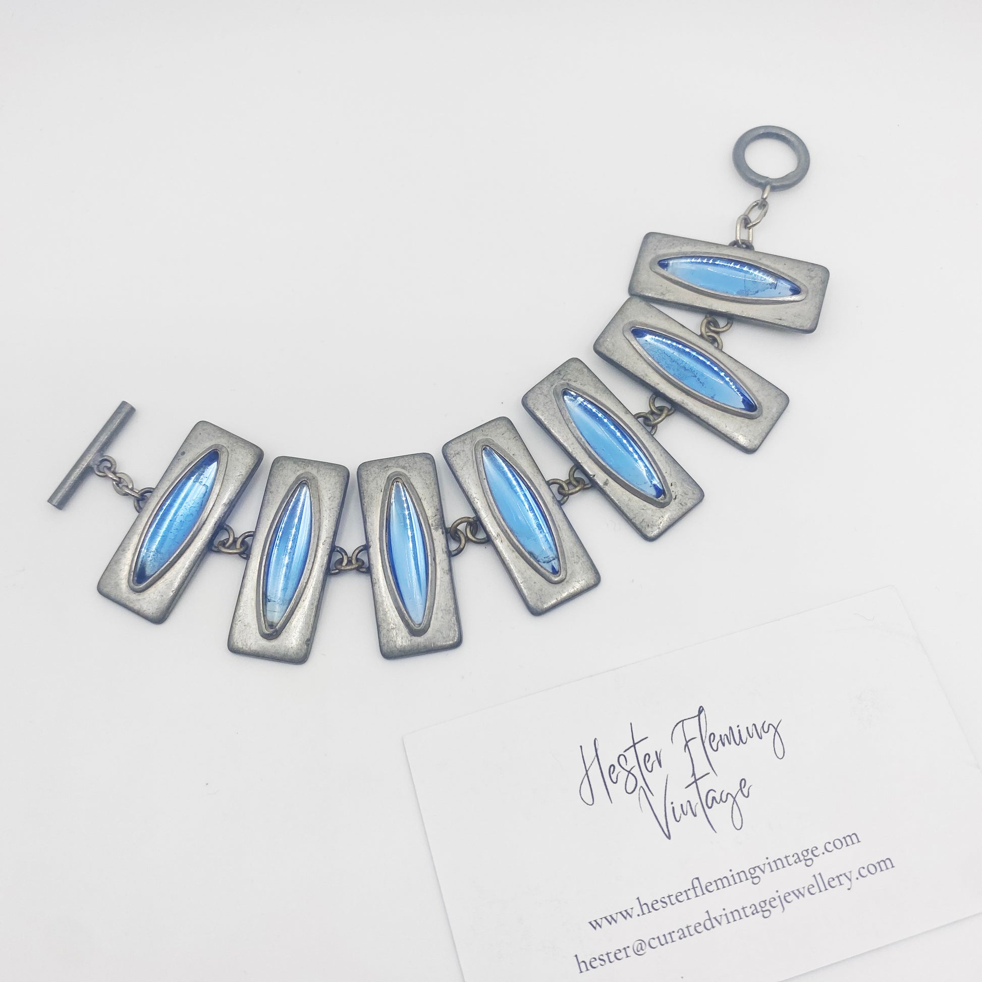 Front flat view of the 1960s Jorgan Jensen bracelet. Scandinavian collectible vintage jewellery.