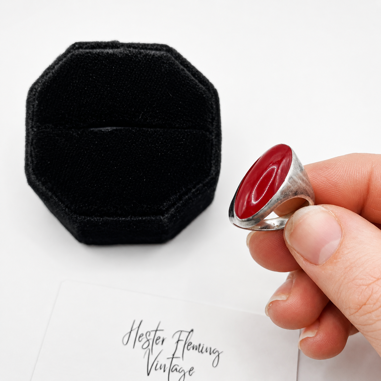 Vintage 1960s MOD Space Age ring, red lucite set in silver. 