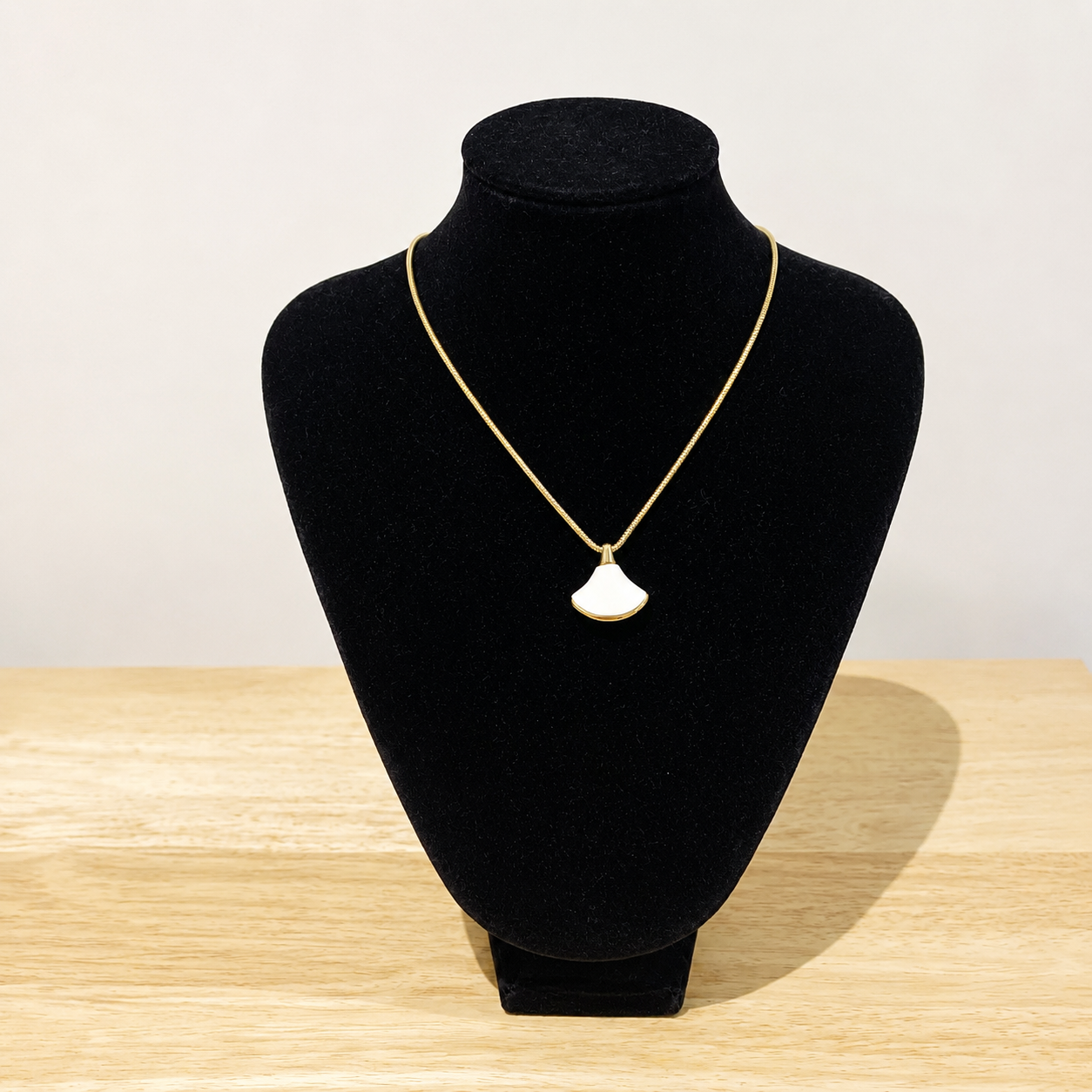 1970s Vintage jewellery · bold, sculptural design