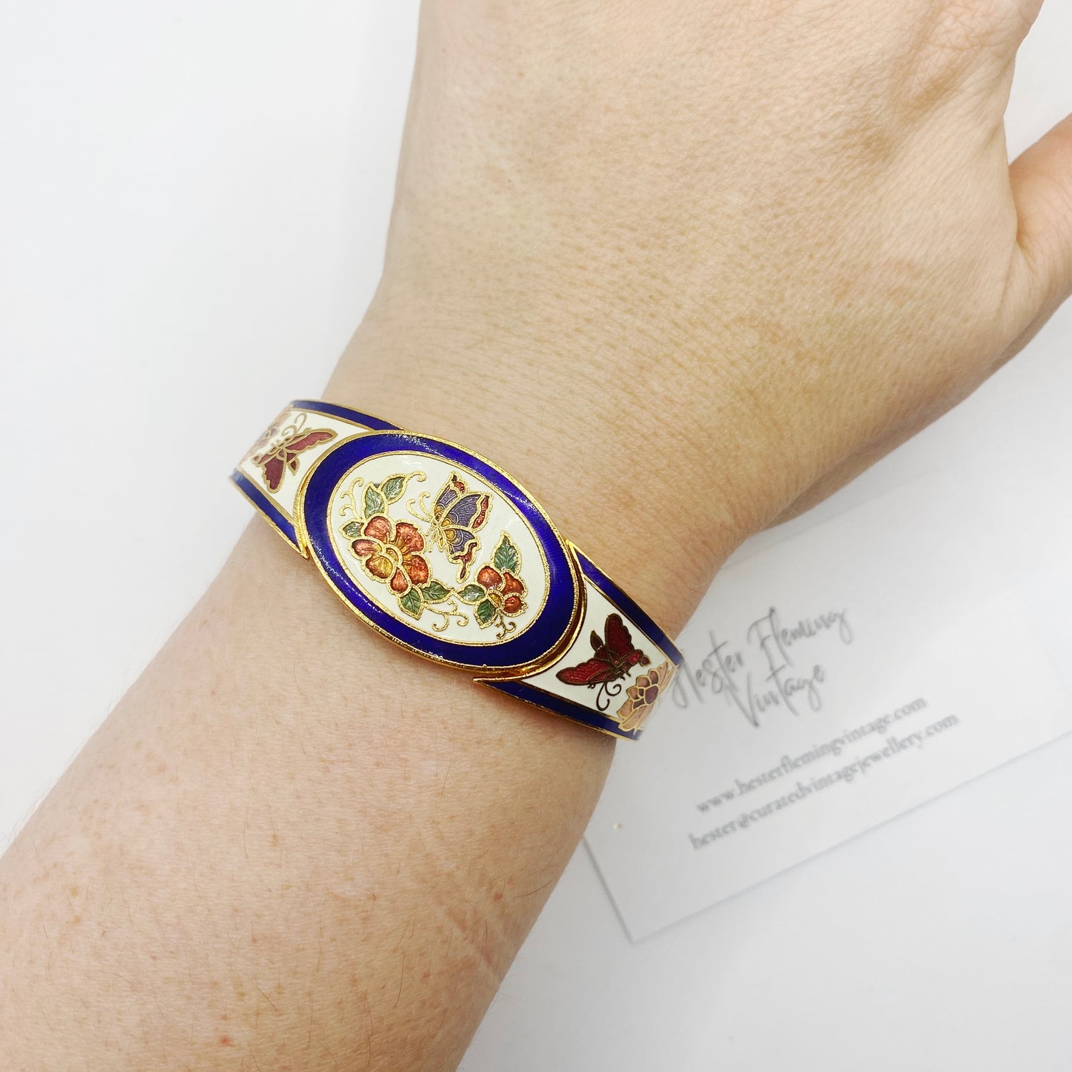 Vintage White Enamel Jewellery | 1970s Retro Costume Accessory