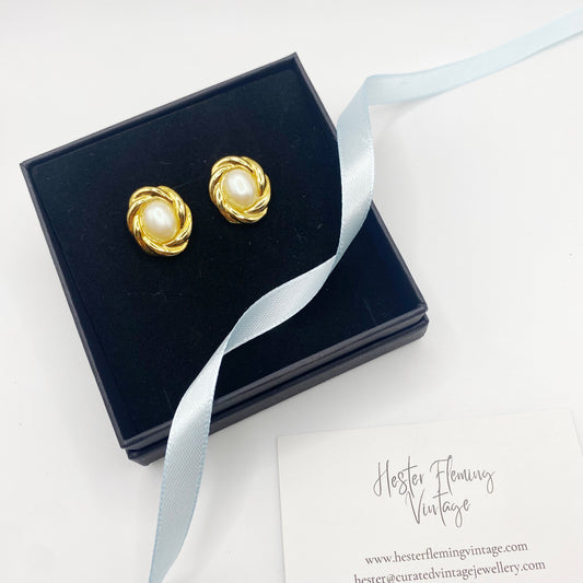 1980s Vintage Pearl Earrings