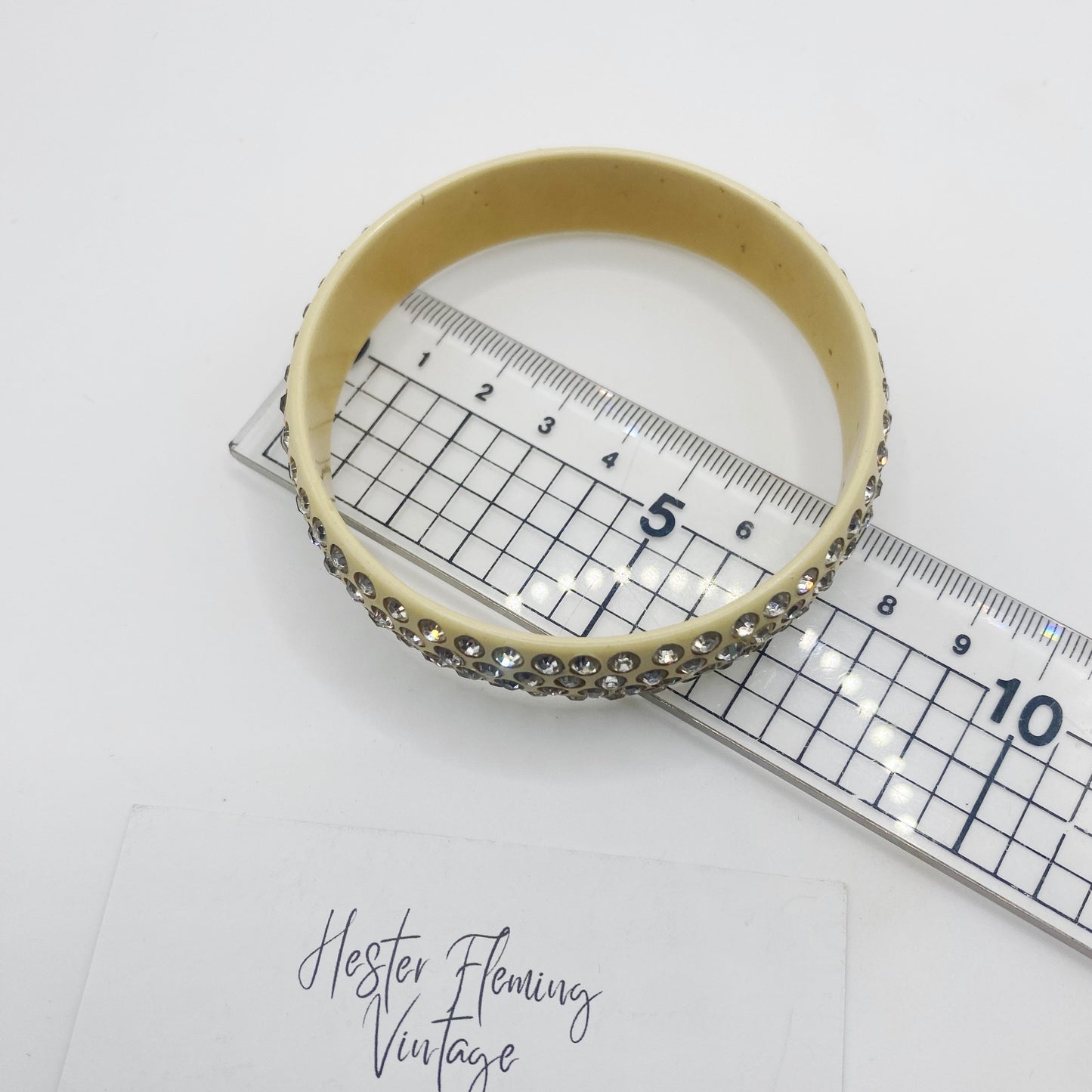Antique deco flapper bangle measurement. 