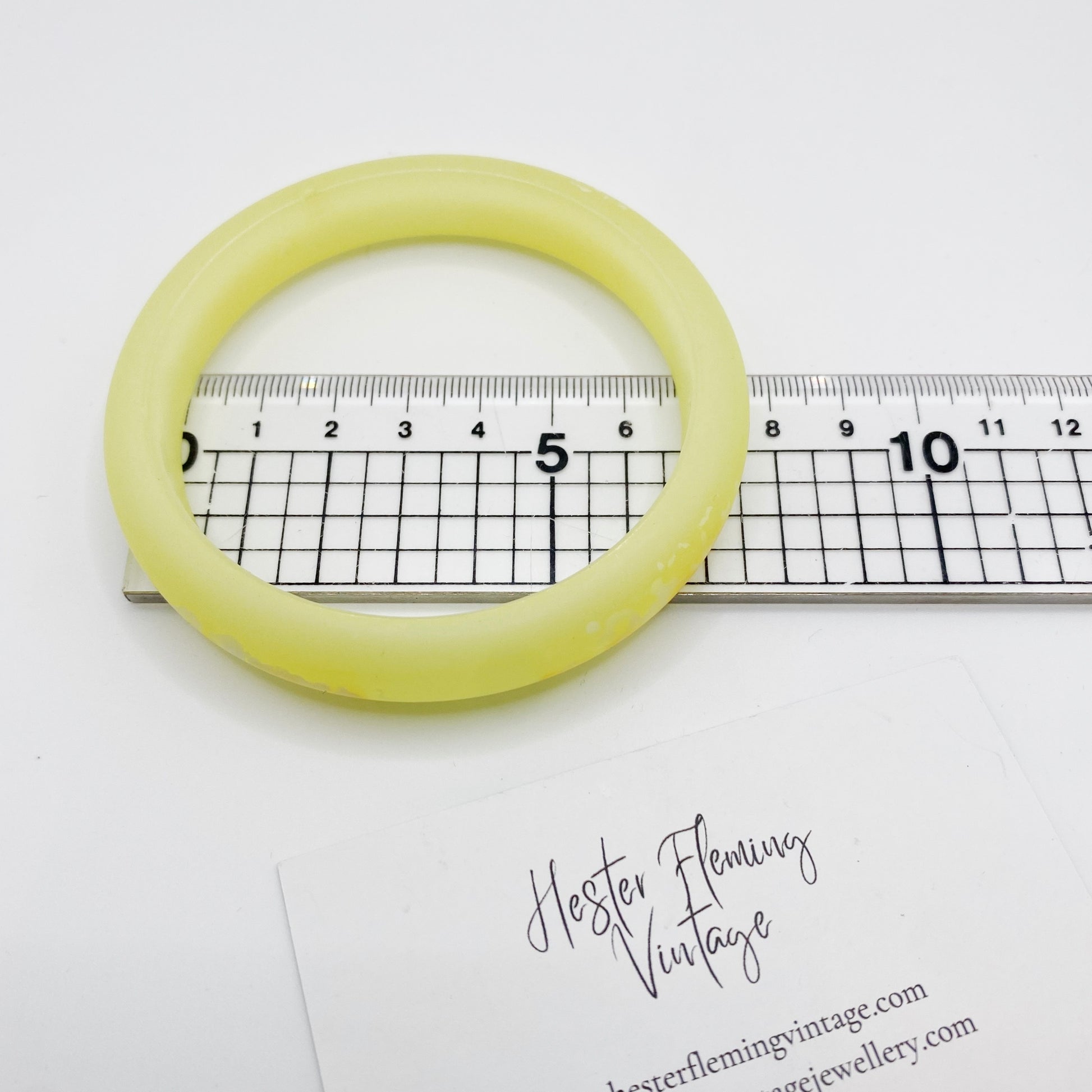 Measurement of vintage 80s yellow polymer bangle. 