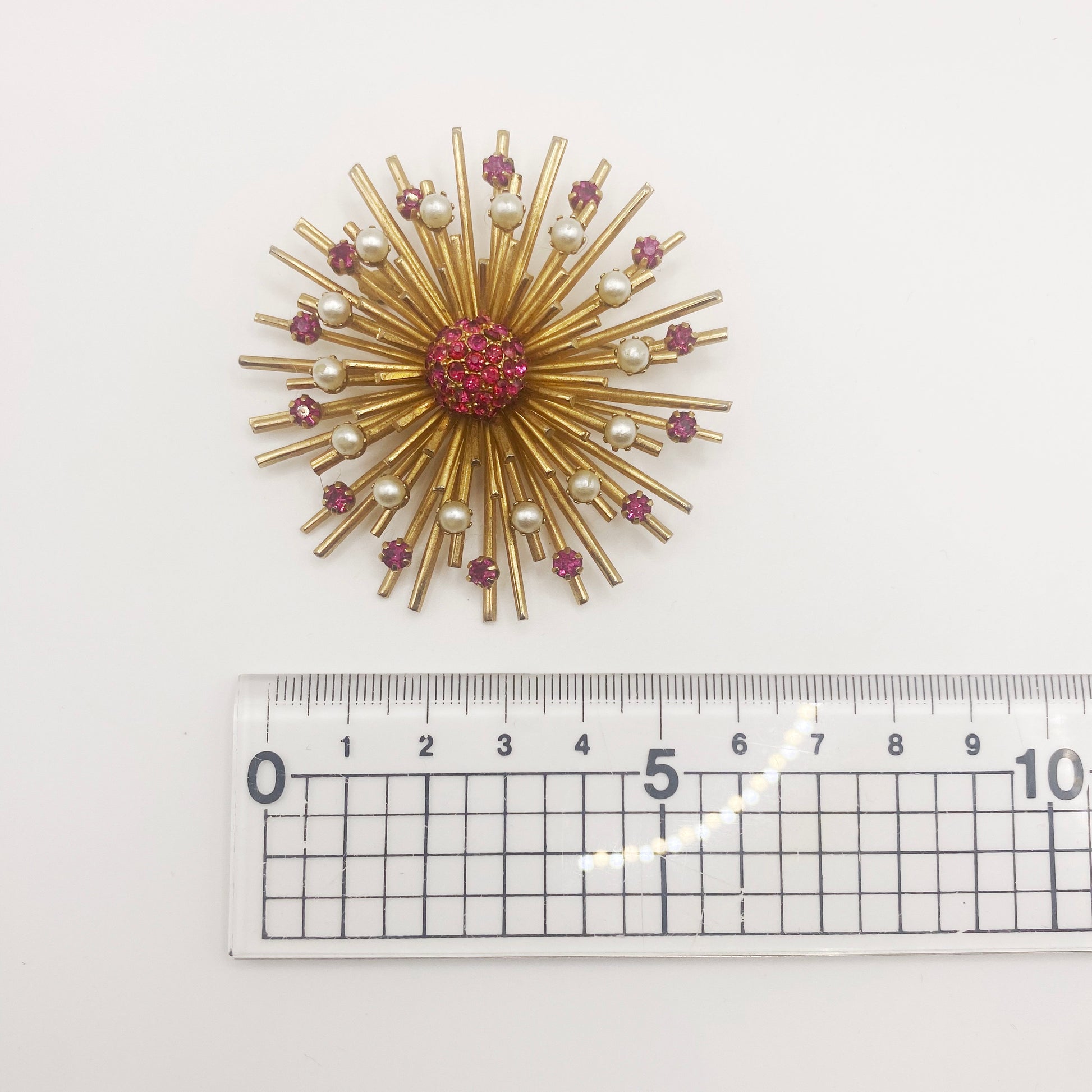 Measurement of Vintage Vendome Brooch. 6.5cm x 6.5cm. 