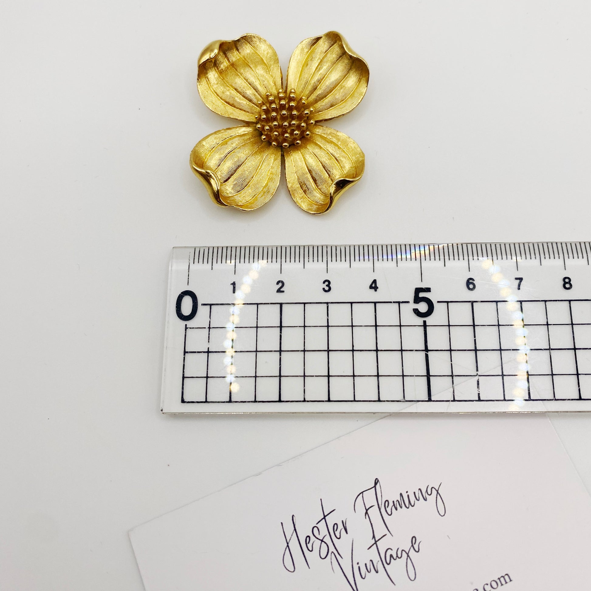 collectible Trifari Dogwood brooch measurement