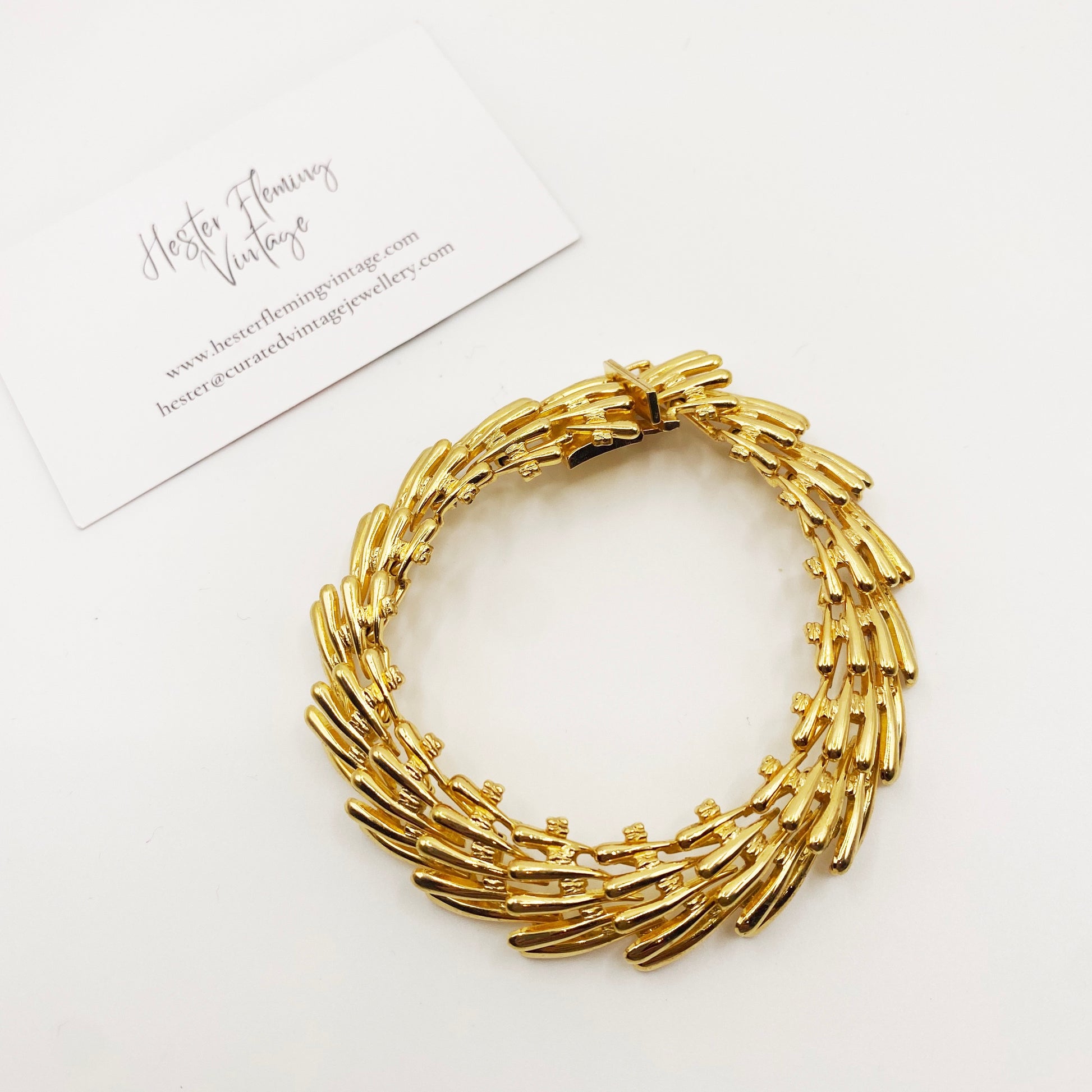 1960s vintage Grosse bracelet in gold tone finish, elegant designer jewellery for collectors.