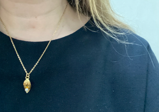 Gold Vintage Leaf Charm Necklace | 1990s Nature-Inspired Jewellery