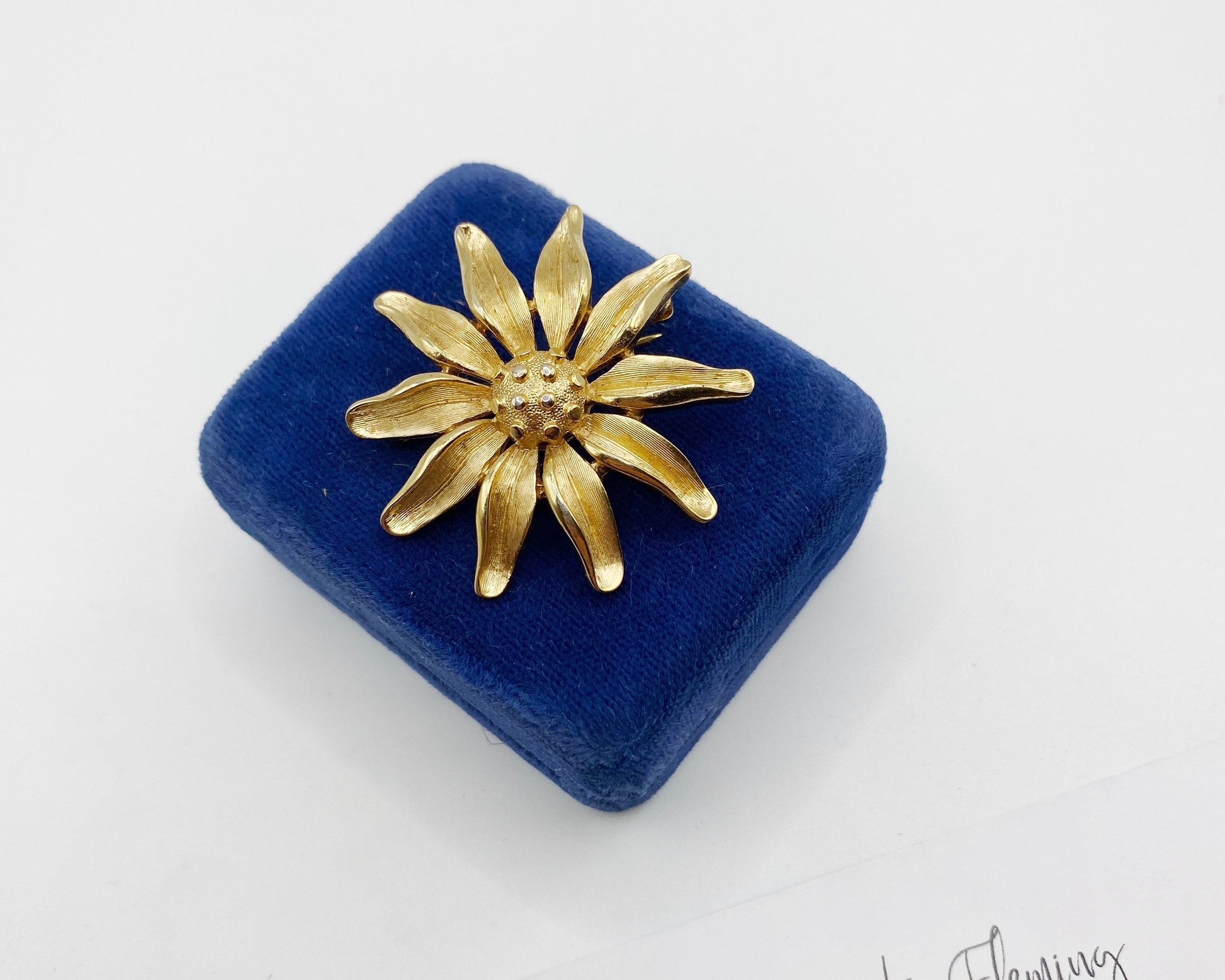 Vintage 1970s Trifari flower brooch front view