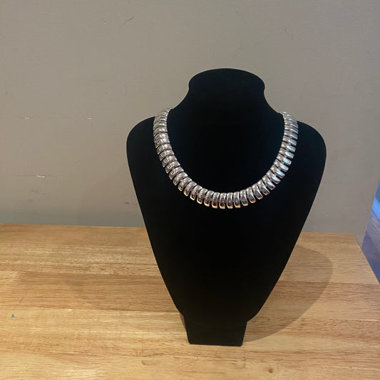 V.intage 1970s Napier Cleopatra-style silvertone necklace in Egyptian Revival design.