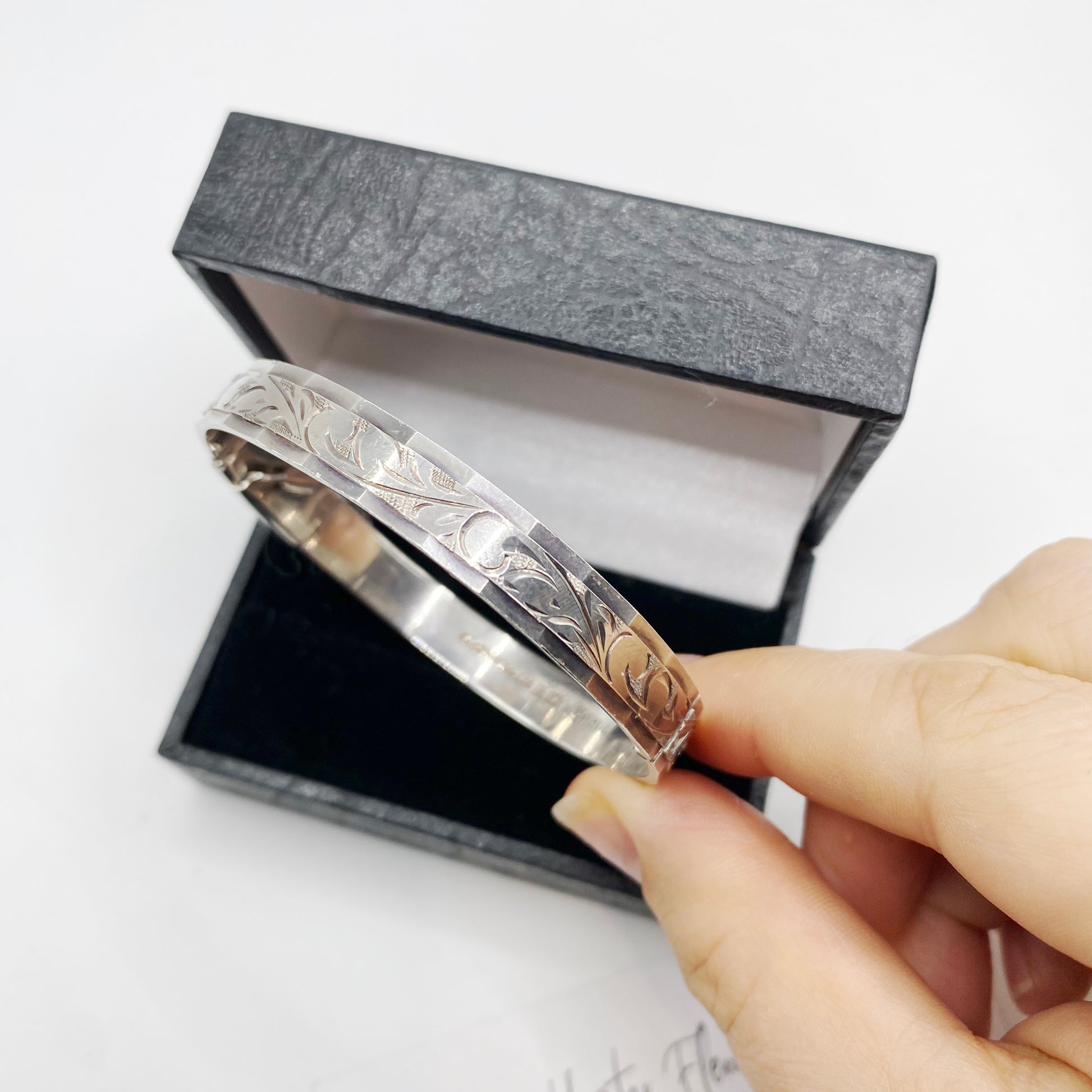 Vintage sterling silver engraved bangle with Birmingham hallmarks dated 1979