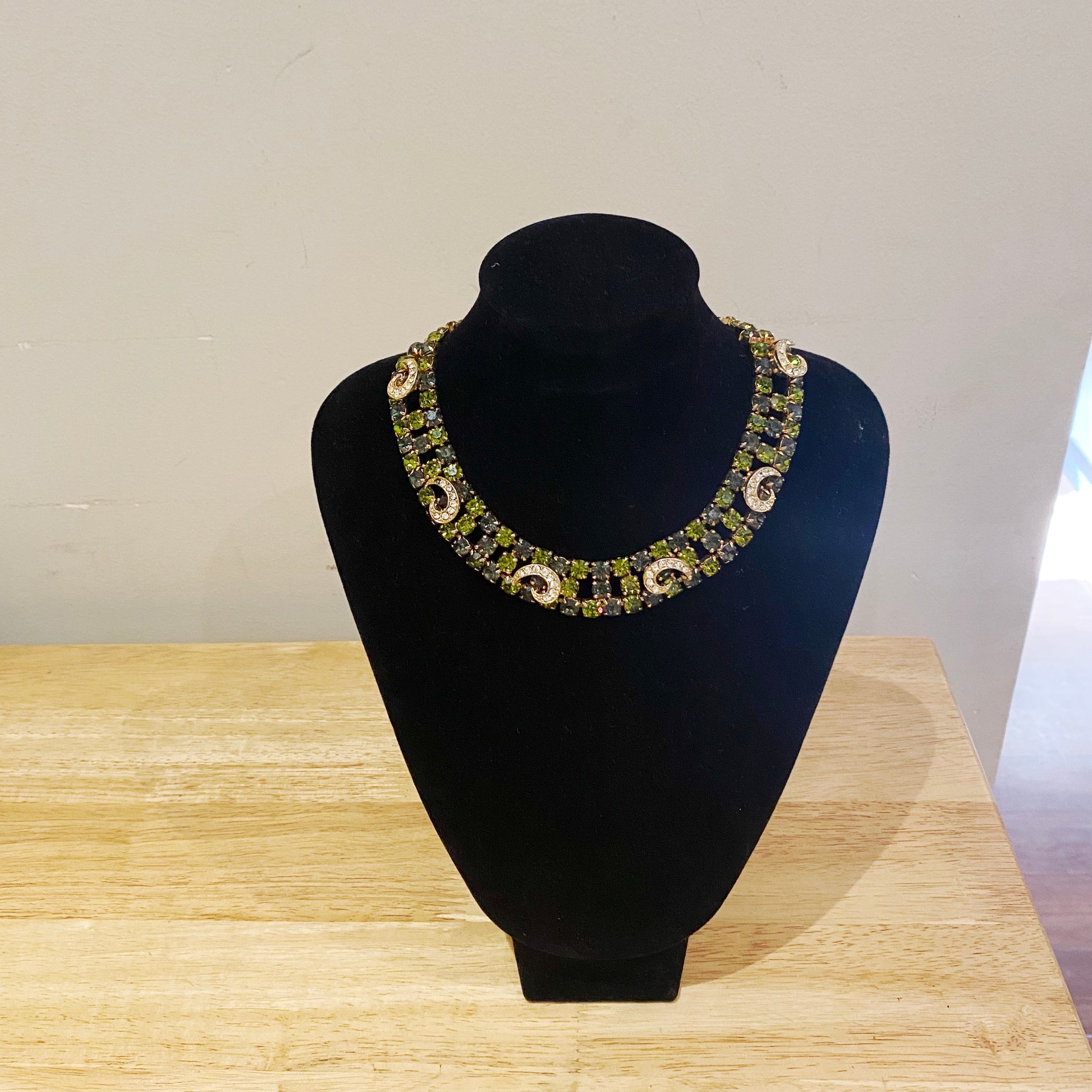 Vintage 1950s Weiss necklace with emerald green and clear Austrian crystals set in gold plating